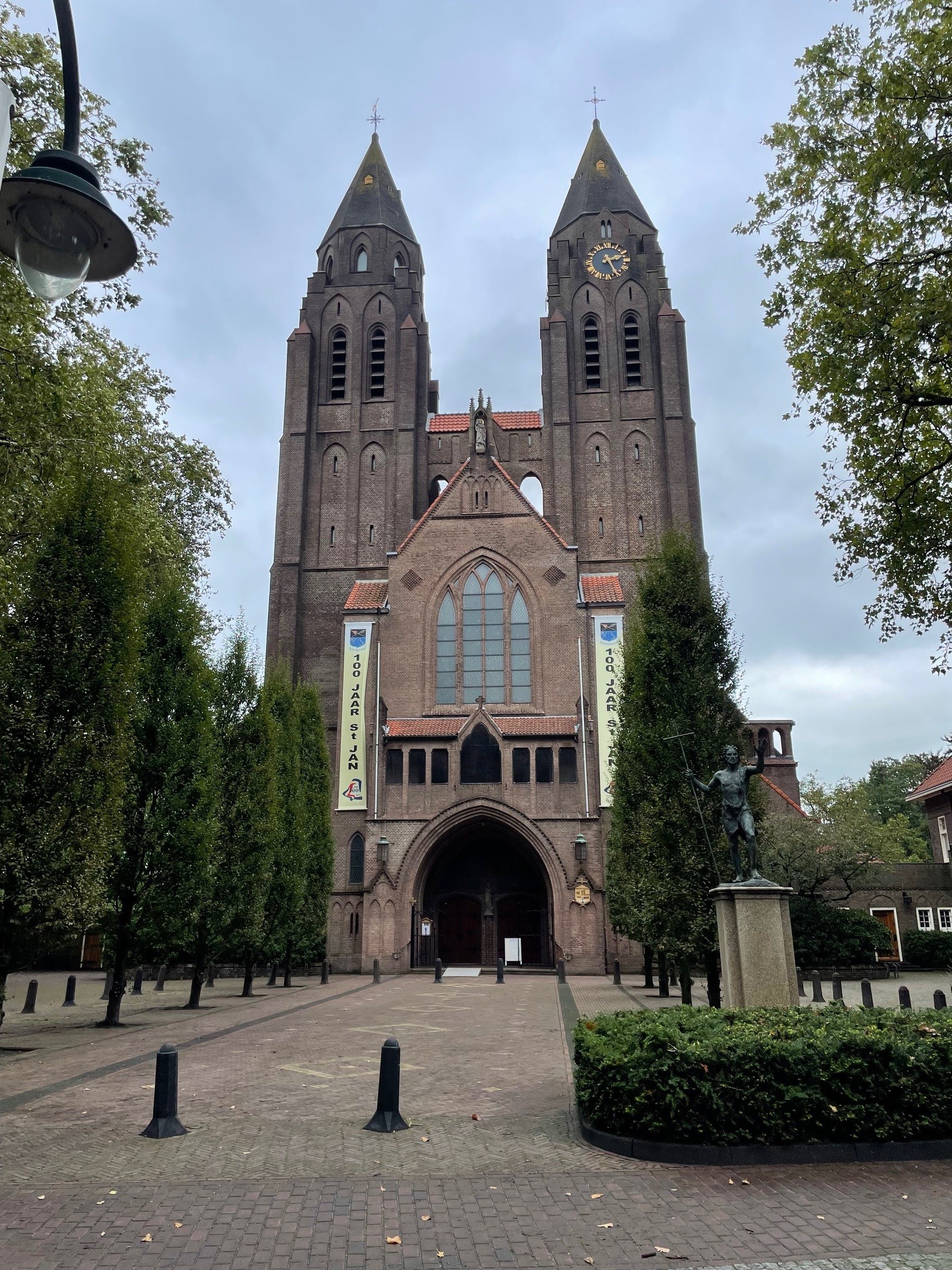 Een basiliek is zeker geen kathedraal